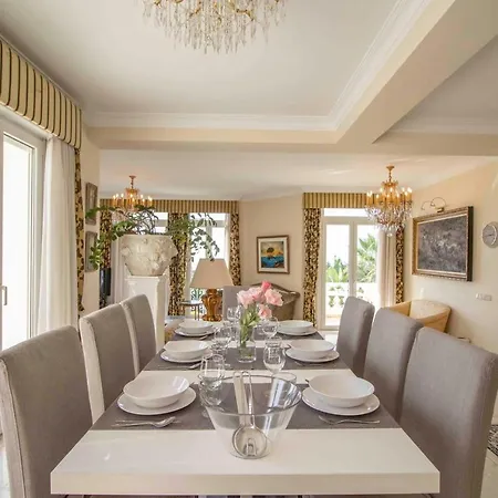 Villa Gorgeus With Ocean View